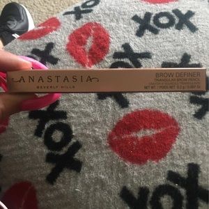 Anastasia brow definer